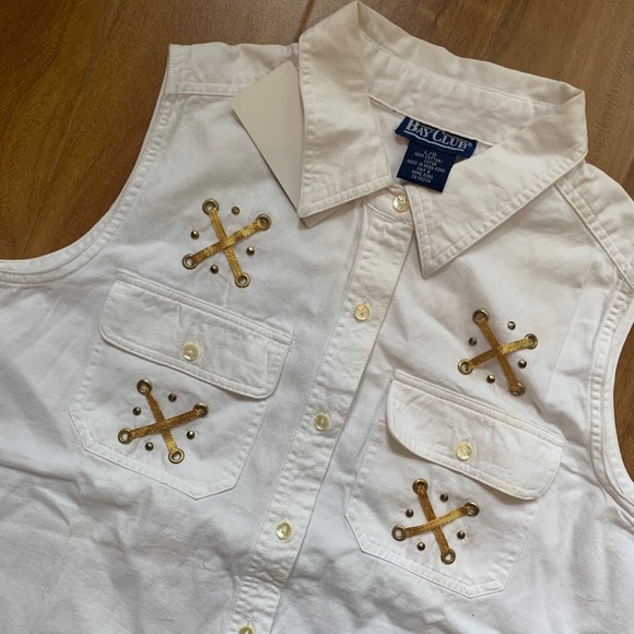 Vintage Nautical ‘Bay Club’ White Denim HighWaist Shorts & Sleeveless Blouse Set - Picture 4 of 16
